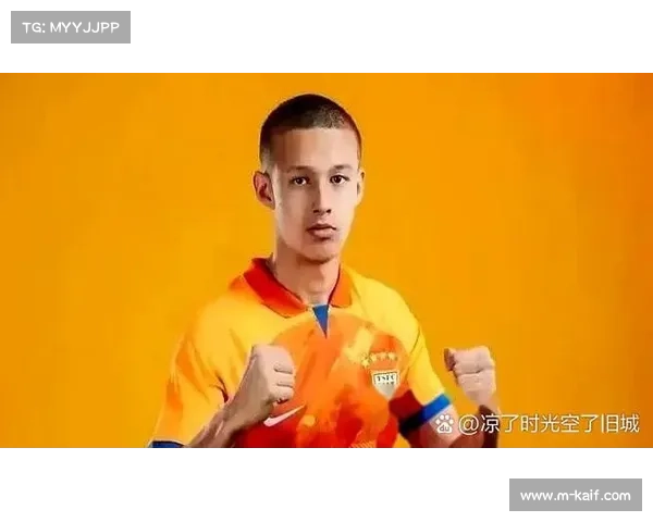 王钰栋助攻后滑跪庆祝，浙江队主场沸腾