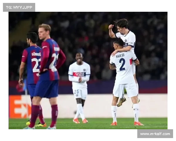 阿什拉夫染红后巴黎十人应战，门德斯头球绝杀斯特拉斯堡